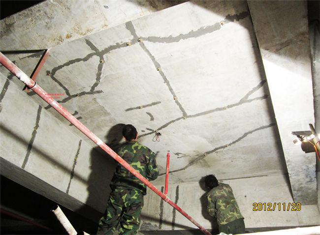 板裂縫注漿加固